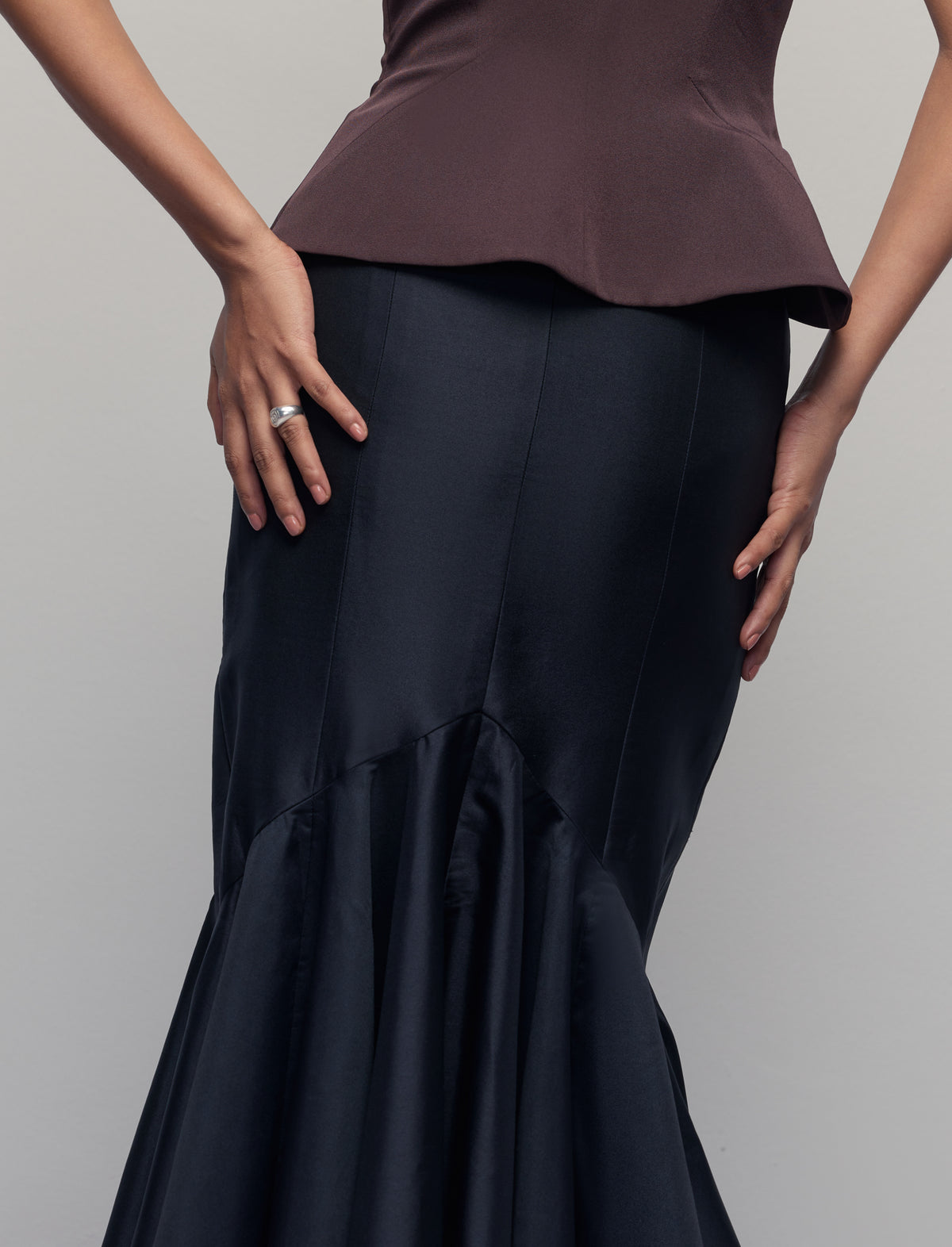 Axial Skirt